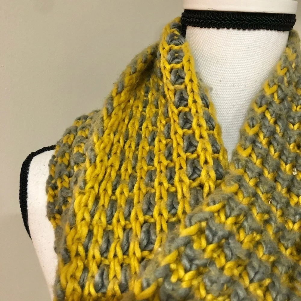 *BP* Gold x Gray Knitted Infinity Fashion Scarf